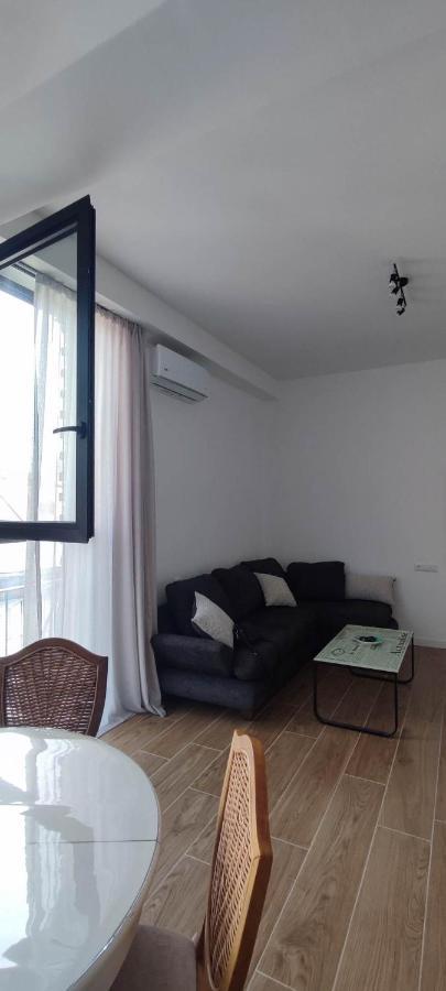 Romanticatbilisi Exterior foto